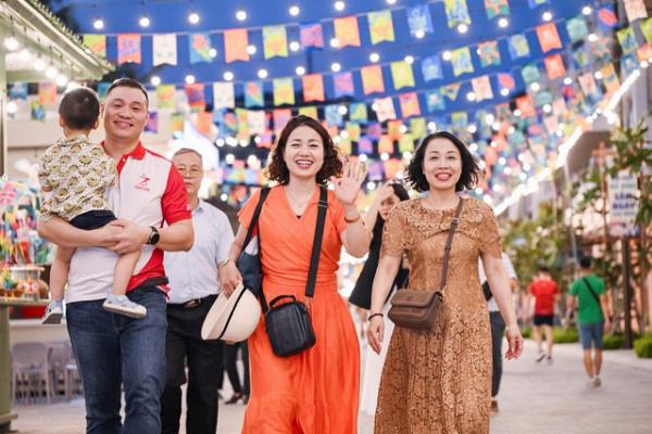 Cát Bà thức giấc: Phố đêm rực sáng giữa tâm điểm du lịch miền Bắc